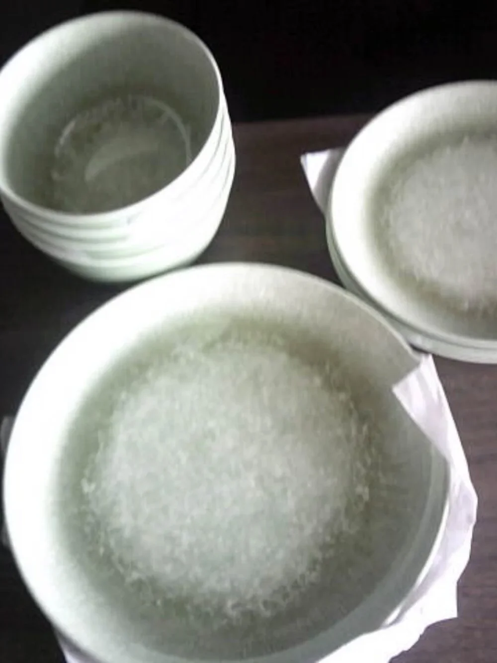 NEW LOT BETTER HOMES & GARDENS DISHES BOWLS PLATES SAUCERS MATCHING GREEN SET 🔥